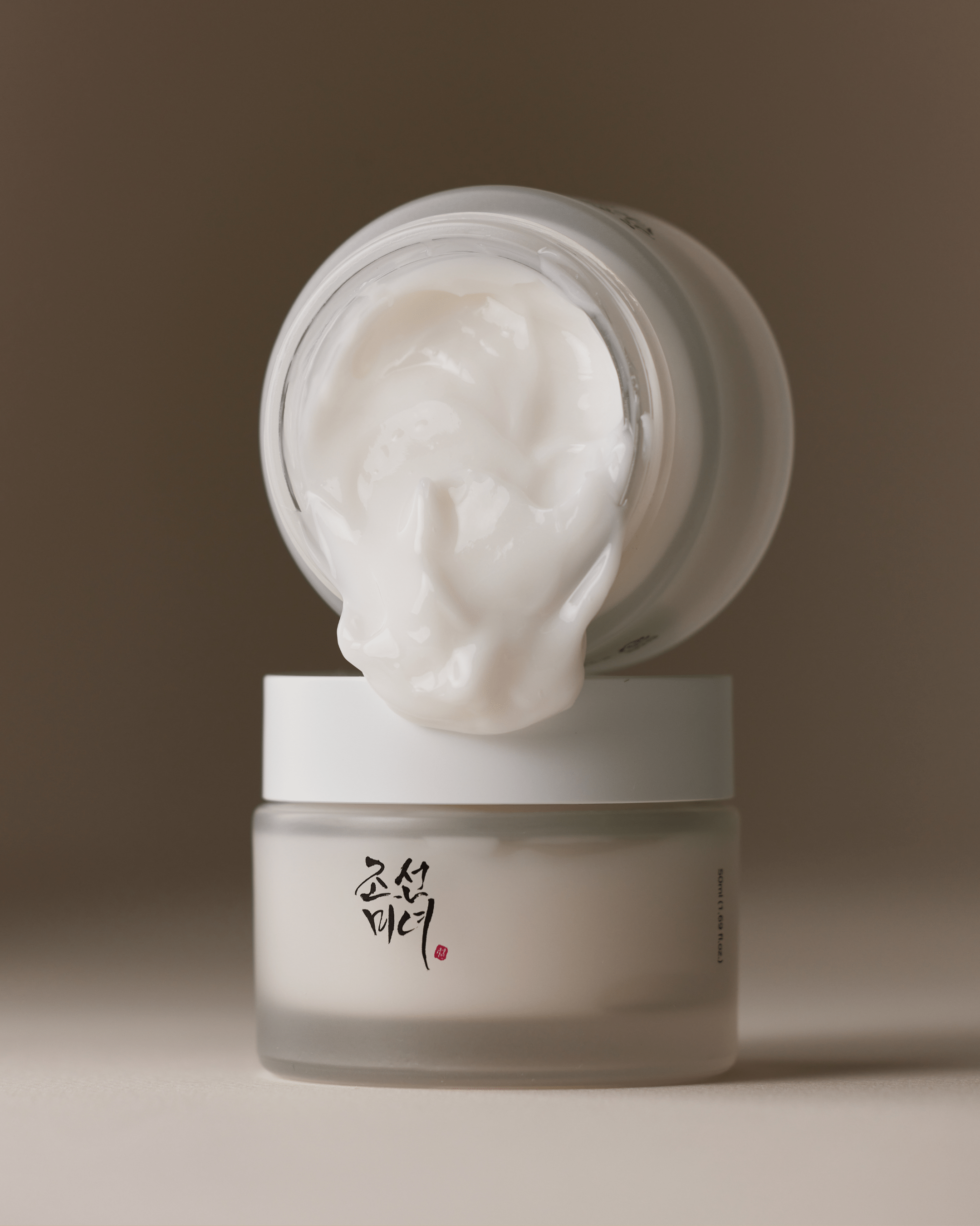 Dynasty Cream with texture